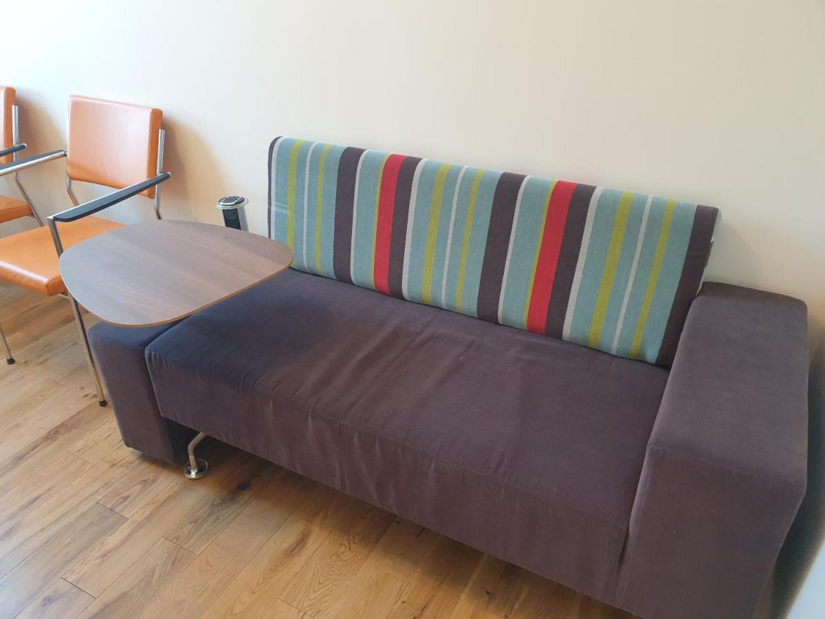 London Luxury Spacious 2 Bedroom Apartment 4 Mins From Ilford Stn. Free Parking Bagian luar foto